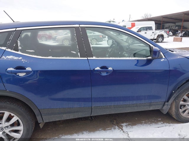 44151179 :رقم المزاد ، JN1BJ1AWXMW426556 vin ، 2021 Nissan Rogue Sport S Awd Xtronic Cvt مزاد بيع