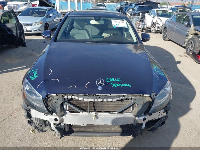 55SWF4JB0GU173284 Mercedes-Benz C 300 Luxury