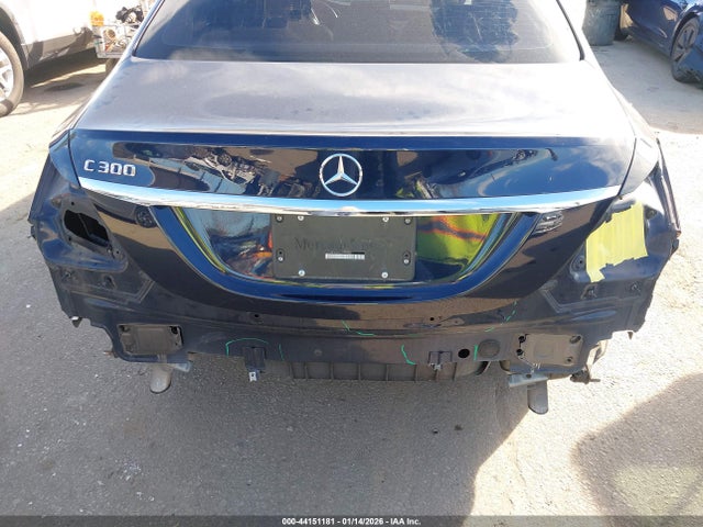 55SWF4JB0GU173284 Mercedes-Benz C 300 Luxury