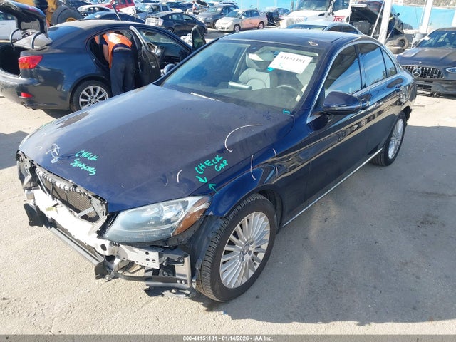 55SWF4JB0GU173284 Mercedes-Benz C 300 Luxury