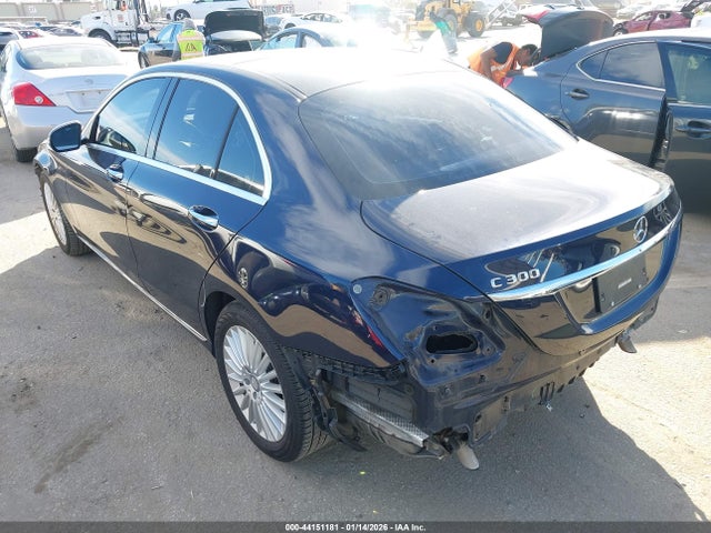 55SWF4JB0GU173284 Mercedes-Benz C 300 Luxury