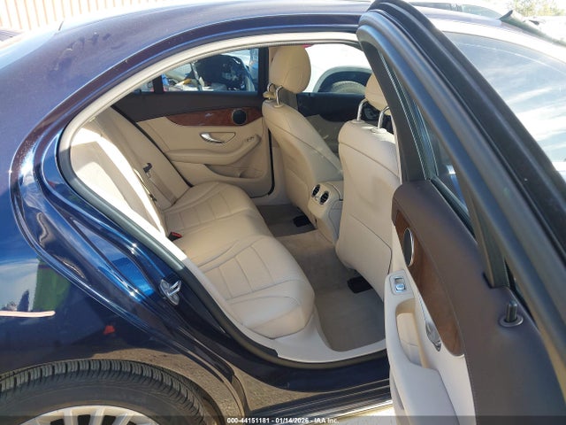 55SWF4JB0GU173284 Mercedes-Benz C 300 Luxury