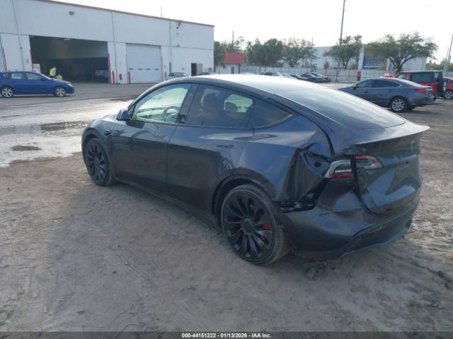 2024 TESLA MODEL Y 7SAYGDEF8RA291509 Photo 2
