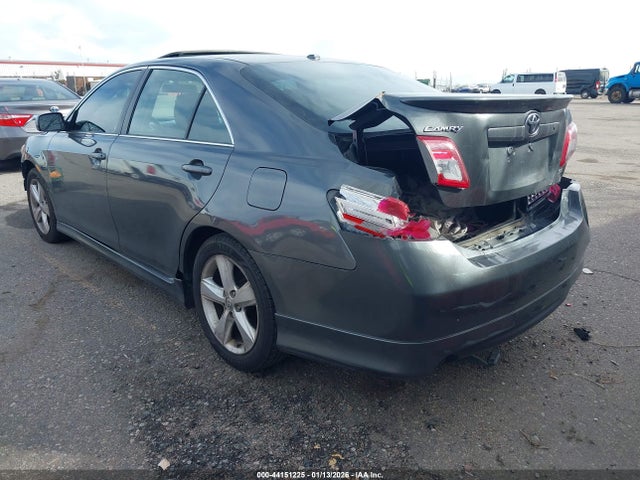 2011 TOYOTA CAMRY 4T1BF3EK0BU200354 Photo 2