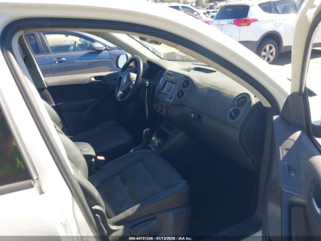 2016 VOLKSWAGEN TIGUAN WVGAV7AX2GW513327 Photo 4