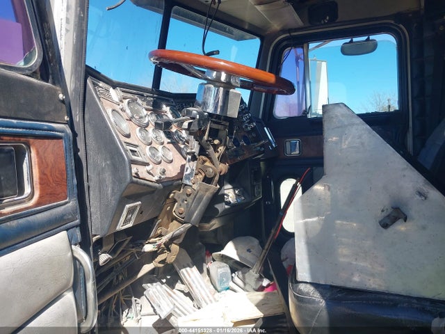 Продаж на аукціоні авто 1995 Peterbilt 379, vin: 1XP5DB9X3SD371508, номер лоту: 44151328