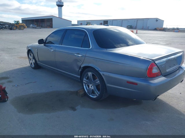 2009 JAGUAR XJ SAJWA79B19SH30526 Photo 2