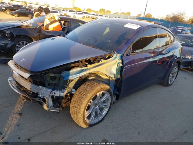 2024 TESLA MODEL Y 7SAYGDEE9RF062153 Photo 1