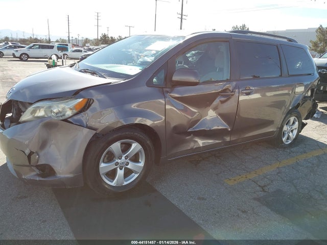 5TDKK3DC2GS711778 Toyota Sienna Le 8 Passenger