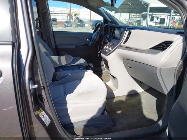 5TDKK3DC2GS711778 Toyota Sienna Le 8 Passenger