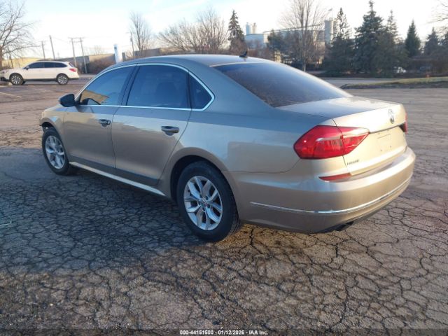 2016 VOLKSWAGEN PASSAT 1VWAS7A30GC027303 Photo 2