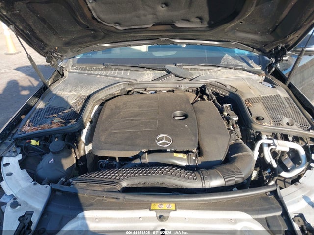 44151505 :رقم المزاد ، W1KWF8EB1MR632563 vin ، 2021 Mercedes-benz C 300 4matic مزاد بيع