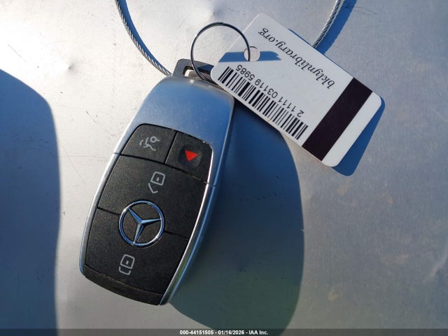 44151505 :رقم المزاد ، W1KWF8EB1MR632563 vin ، 2021 Mercedes-benz C 300 4matic مزاد بيع