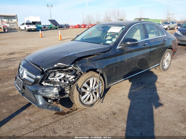 44151505 :رقم المزاد ، W1KWF8EB1MR632563 vin ، 2021 Mercedes-benz C 300 4matic مزاد بيع