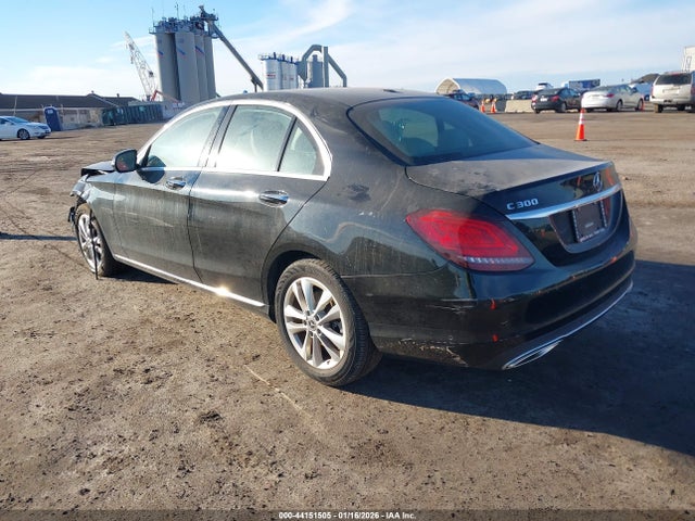 44151505 :رقم المزاد ، W1KWF8EB1MR632563 vin ، 2021 Mercedes-benz C 300 4matic مزاد بيع
