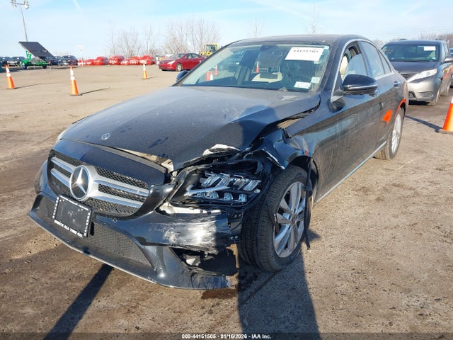 44151505 :رقم المزاد ، W1KWF8EB1MR632563 vin ، 2021 Mercedes-benz C 300 4matic مزاد بيع