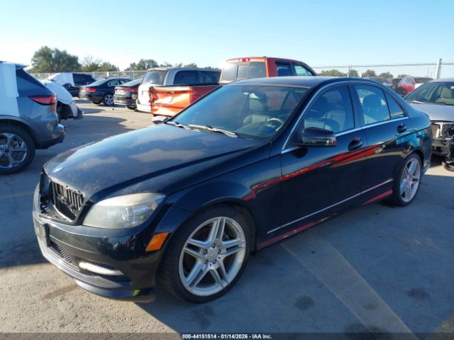 2011 MERCEDES-BENZ C 300 WDDGF5EBXBR172772 Photo 1
