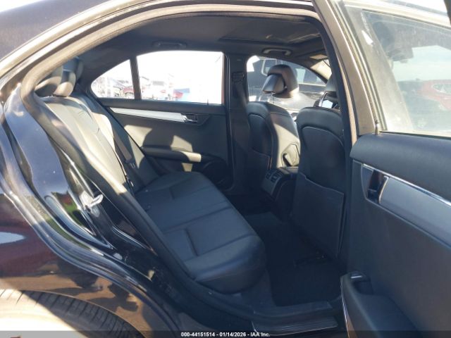 2011 MERCEDES-BENZ C 300 WDDGF5EBXBR172772 Photo 7
