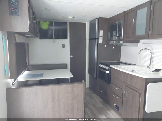 4X4TSMZ22L7420691 Forest River Salem 241qbxl