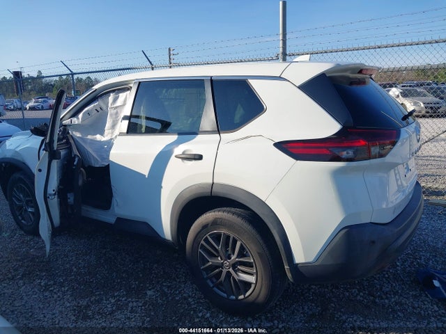5N1AT3AA4MC767645 Nissan Rogue S Fwd