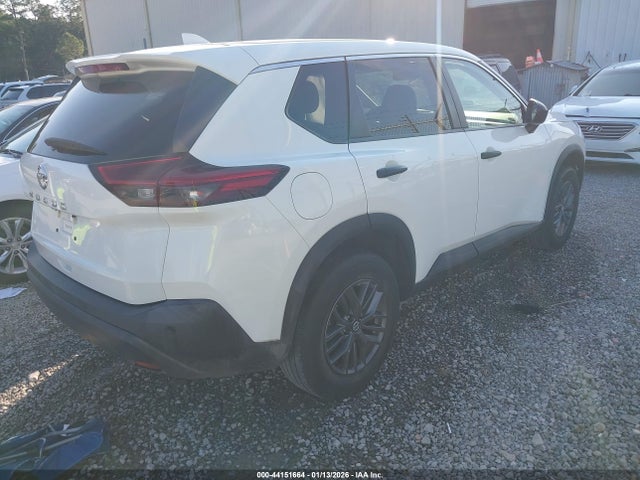 5N1AT3AA4MC767645 Nissan Rogue S Fwd