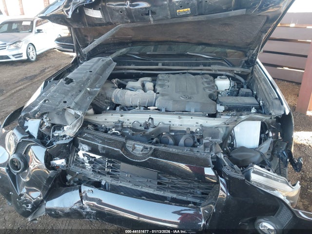 2024 TOYOTA 4RUNNER JTENU5JR1R6253449 Photo 9