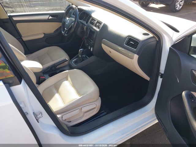 Продаж на аукціоні авто 2017 Volkswagen Jetta 1.4t Se, vin: 3VWDB7AJ6HM353828, номер лоту: 44151681