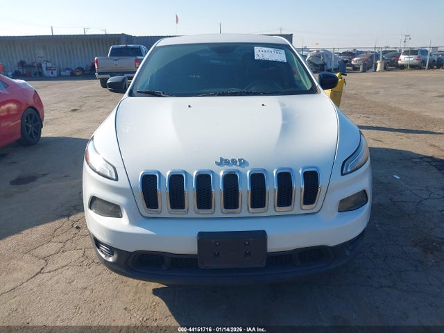 1C4PJMAB5FW755167 Jeep Cherokee Sport