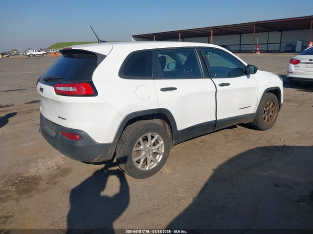 1C4PJMAB5FW755167 Jeep Cherokee Sport