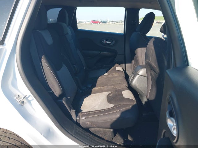 1C4PJMAB5FW755167 Jeep Cherokee Sport