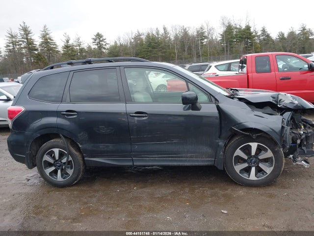 Subaru Forester 2.5i Premium 2017 JF2SJAEC3HH556011 Image 14