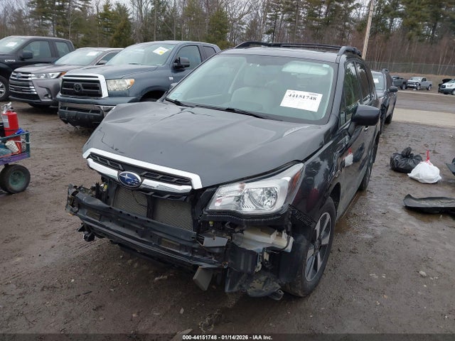 Subaru Forester 2.5i Premium 2017 JF2SJAEC3HH556011 Image 2