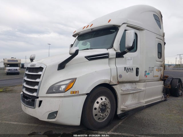 44151759 :رقم المزاد ، 3AKJHHDR6PSNV2502 vin ، 2023 Freightliner New Cascadia 126 مزاد بيع