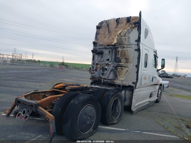 44151759 :رقم المزاد ، 3AKJHHDR6PSNV2502 vin ، 2023 Freightliner New Cascadia 126 مزاد بيع
