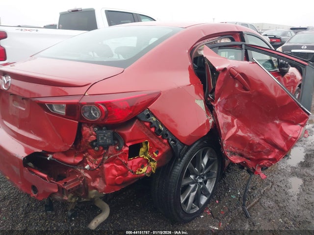 3MZBN1V33JM190052 Mazda Mazda3 Touring