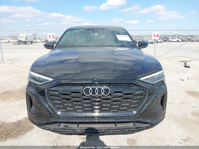 Aukcja sprzedaży 2024 Audi Q8 E-tron S Line Prestige Quattro, vin: WA1DAAGE3RB042745, numer aukcji: 44151790