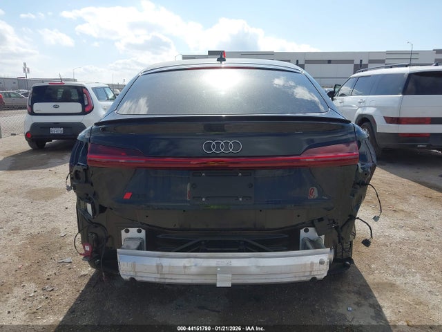 Aukcja sprzedaży 2024 Audi Q8 E-tron S Line Prestige Quattro, vin: WA1DAAGE3RB042745, numer aukcji: 44151790