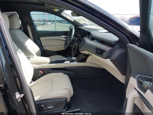 2024 AUDI Q8 E-TRON WA1DAAGE3RB042745 Photo 4