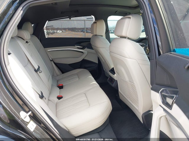 2024 AUDI Q8 E-TRON WA1DAAGE3RB042745 Photo 7