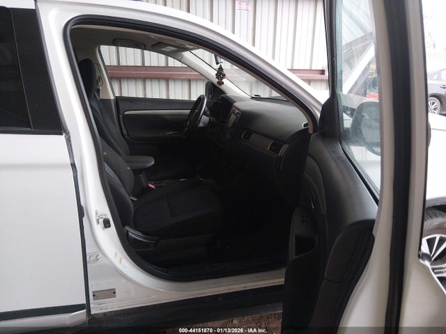 2016 MITSUBISHI OUTLANDER JA4AD3A30GZ014533 Photo 4