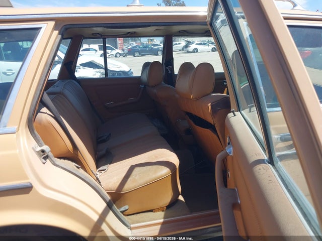 44151898 :رقم المزاد ، 12319012010011 vin ، 1979 Mercedes Benz 300 مزاد بيع