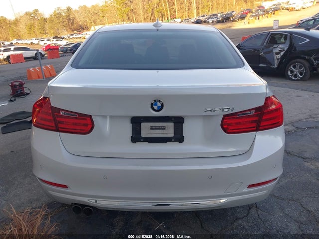 2014 Bmw 328i მანქანა იყიდება აუქციონზე, vin: WBA3A5G50ENP32872, აუქციონის ნომერი: 44152038