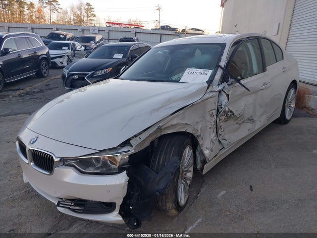 2014 Bmw 328i მანქანა იყიდება აუქციონზე, vin: WBA3A5G50ENP32872, აუქციონის ნომერი: 44152038