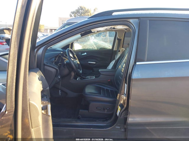 1FMCU9HD6KUB63112 Ford ESCAPE SEL