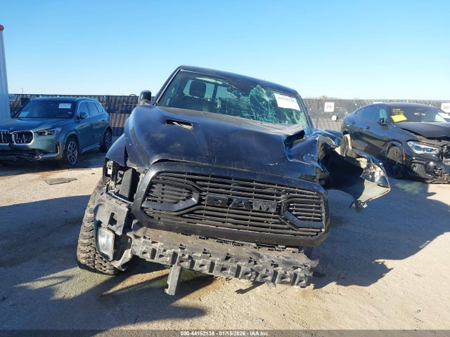 44152138 :رقم المزاد ، 1C6RR7MT7JS111037 vin ، 2018 Ram 1500 Sport مزاد بيع