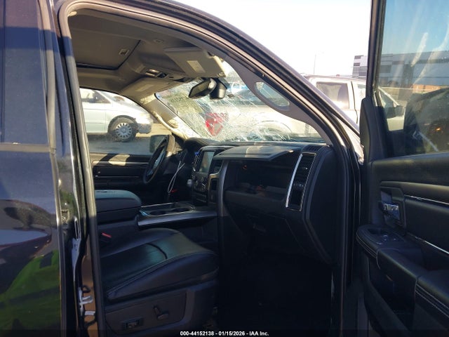 44152138 :رقم المزاد ، 1C6RR7MT7JS111037 vin ، 2018 Ram 1500 Sport مزاد بيع