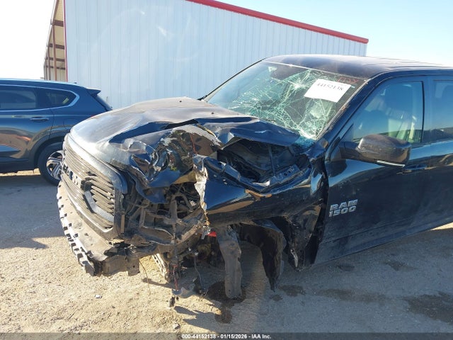 44152138 :رقم المزاد ، 1C6RR7MT7JS111037 vin ، 2018 Ram 1500 Sport مزاد بيع