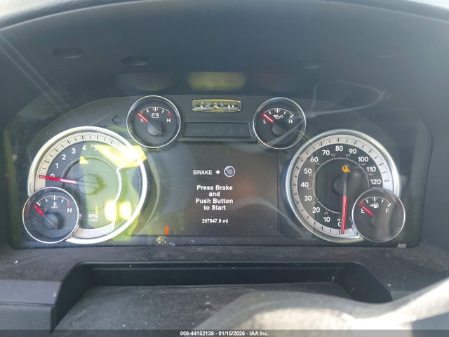 44152138 :رقم المزاد ، 1C6RR7MT7JS111037 vin ، 2018 Ram 1500 Sport مزاد بيع