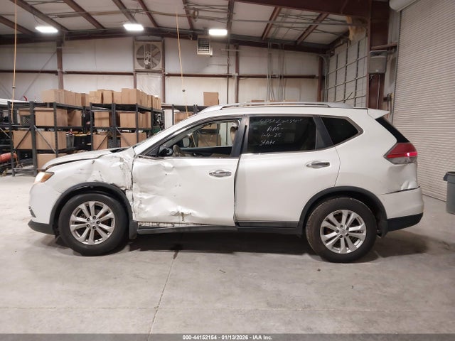 5N1AT2MT1FC822000 Nissan ROGUE SV
