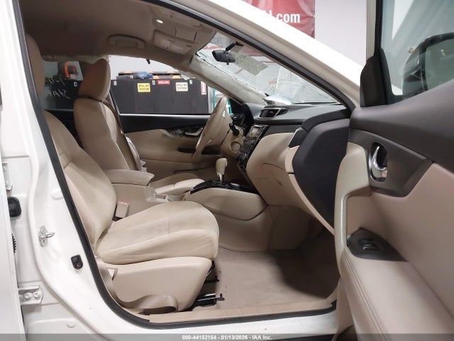 5N1AT2MT1FC822000 Nissan ROGUE SV